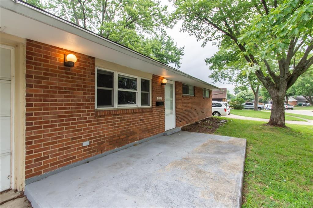 6111 Rosebury Property Photo 2