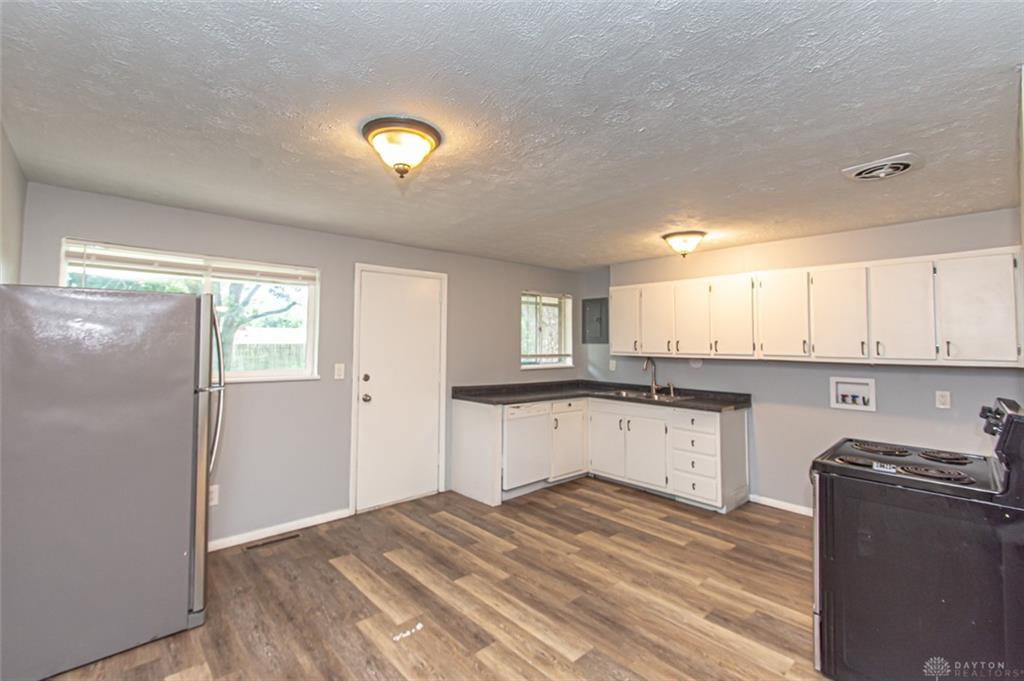 6111 Rosebury Property Photo 6