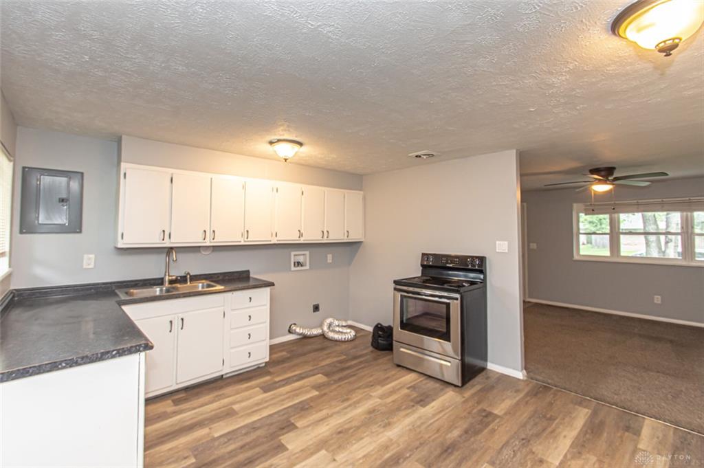 6111 Rosebury Property Photo 7