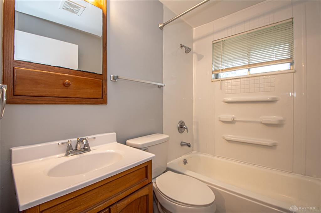 6111 Rosebury Property Photo 9
