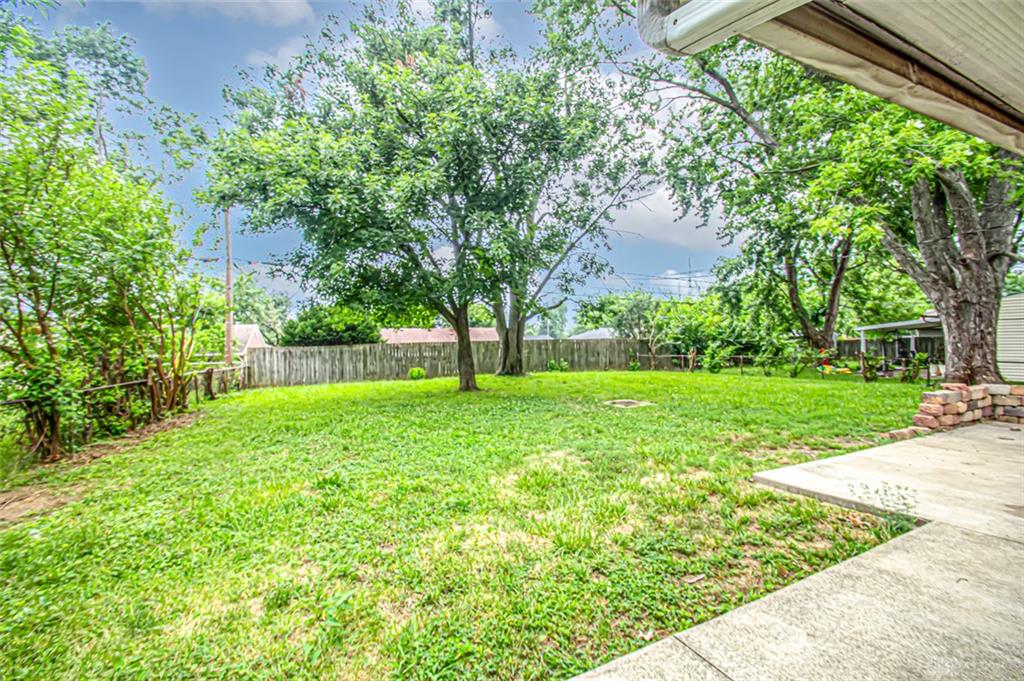 6111 Rosebury Property Photo 16