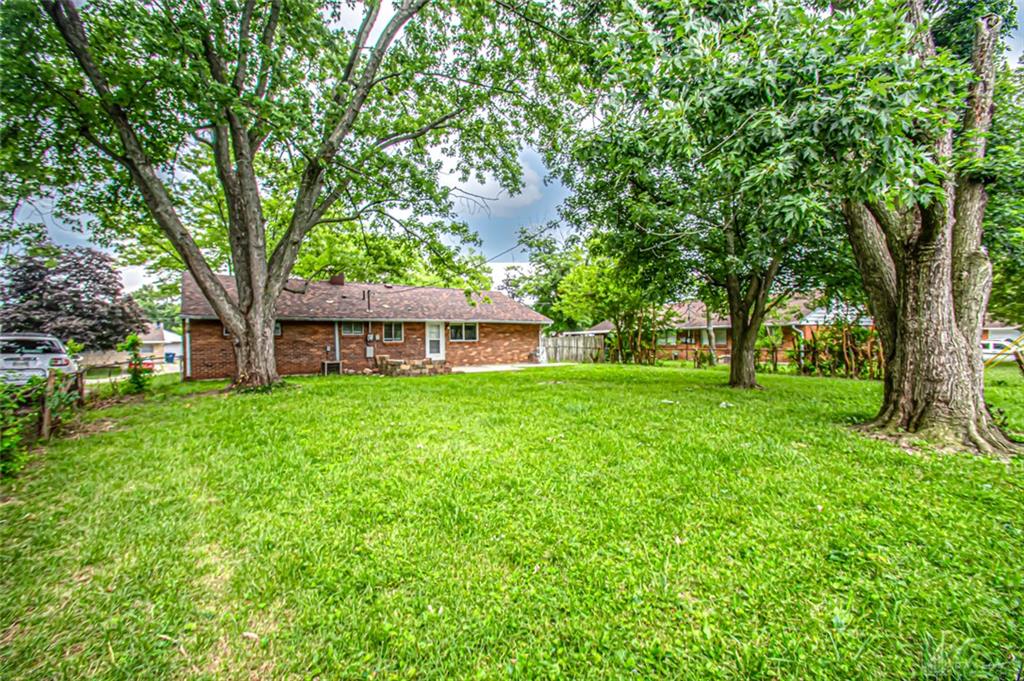 6111 Rosebury Property Photo 17