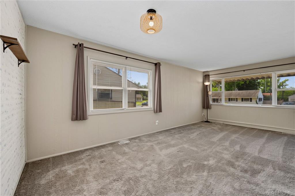 1608 Edendale Property Photo 4