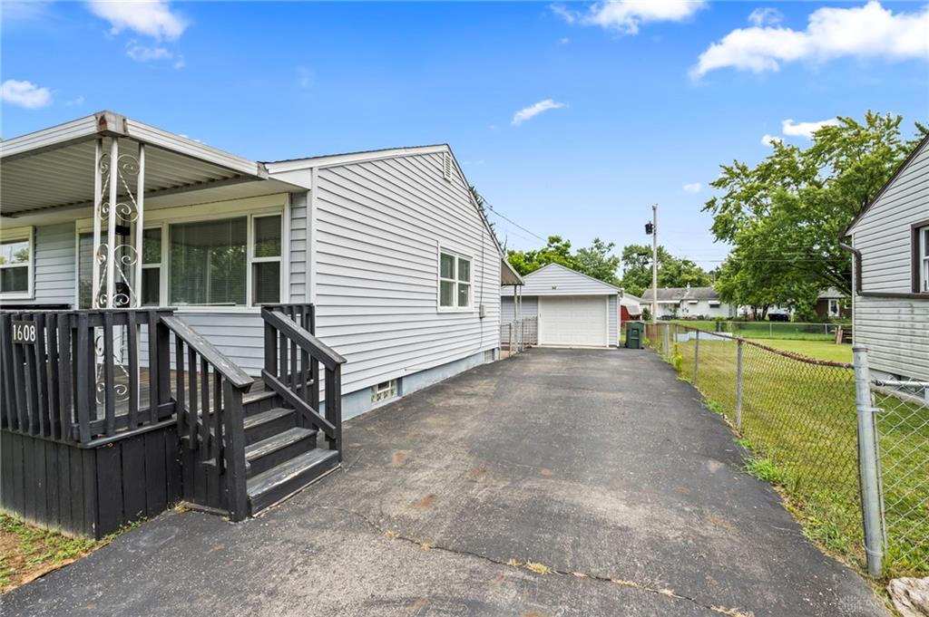 1608 Edendale Property Photo 36