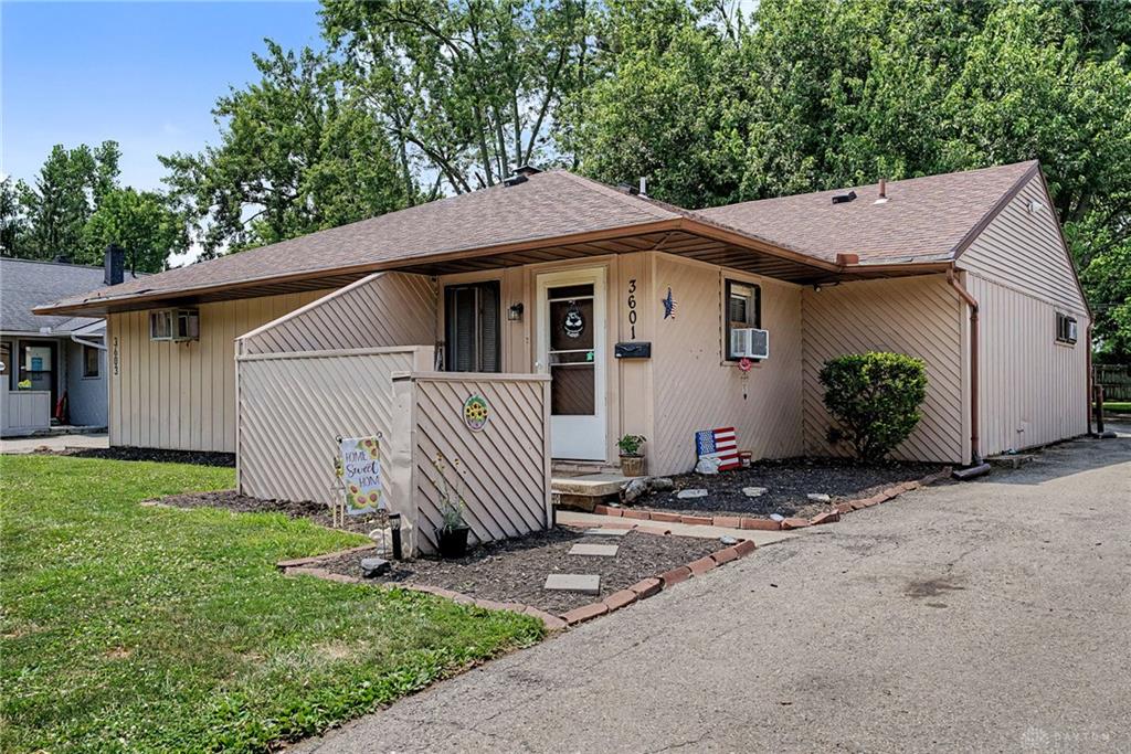 3601-3603 S Smithville Property Photo 1