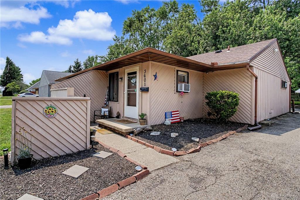 3601-3603 S Smithville Property Photo 3