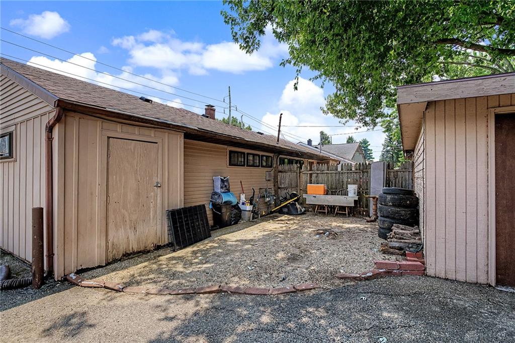 3601-3603 S Smithville Property Photo 19