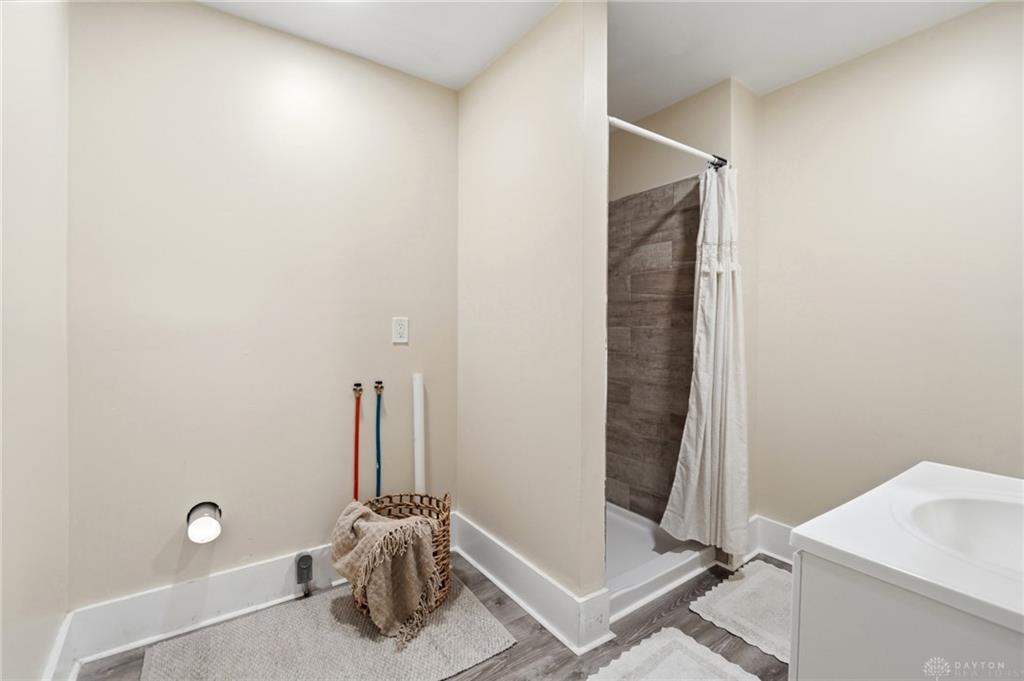 967 James Property Photo 29