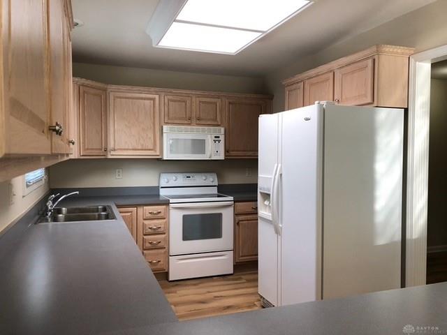 31 Knollview Property Photo 4