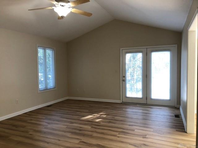 31 Knollview Property Photo 8