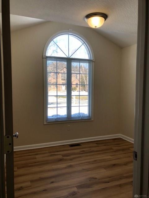 31 Knollview Property Photo 18
