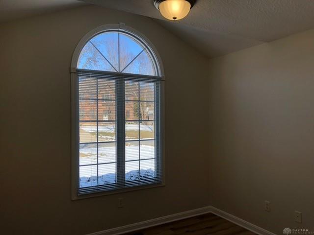 31 Knollview Property Photo 27