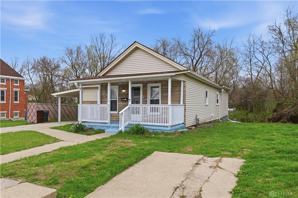 541 E Main Property Photo 3