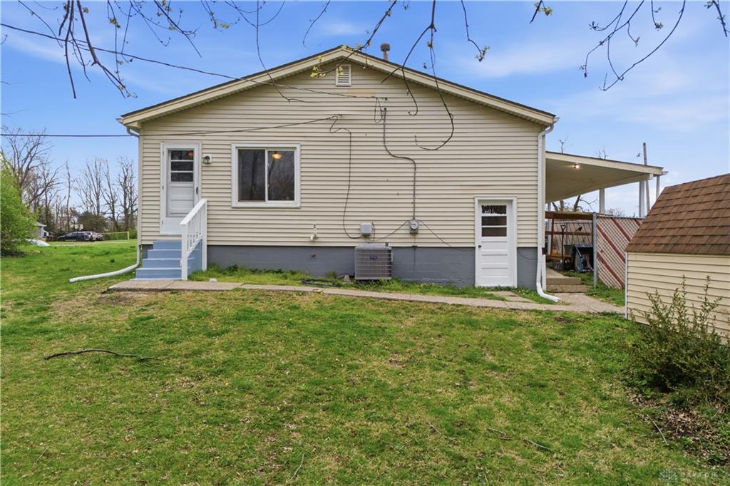 541 E Main Property Photo 4