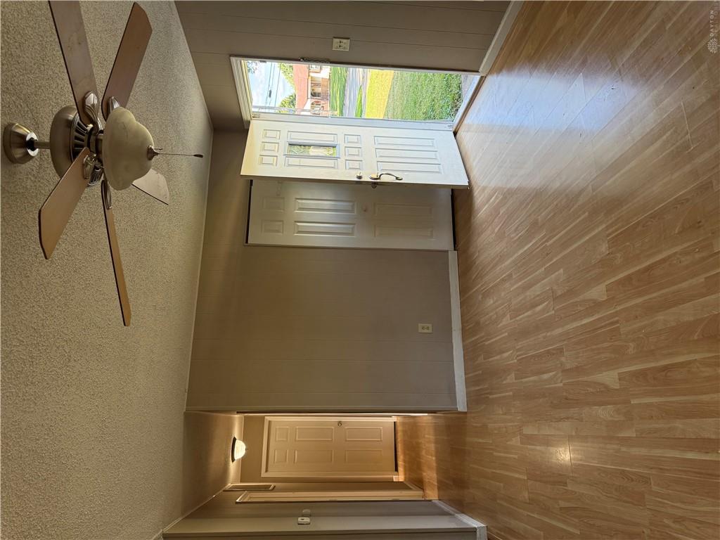 1729 Rawson Property Photo 3