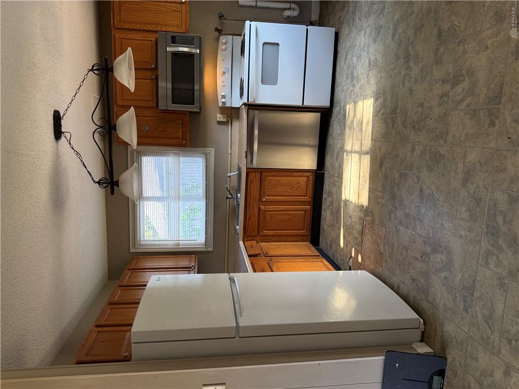 1729 Rawson Property Photo 5