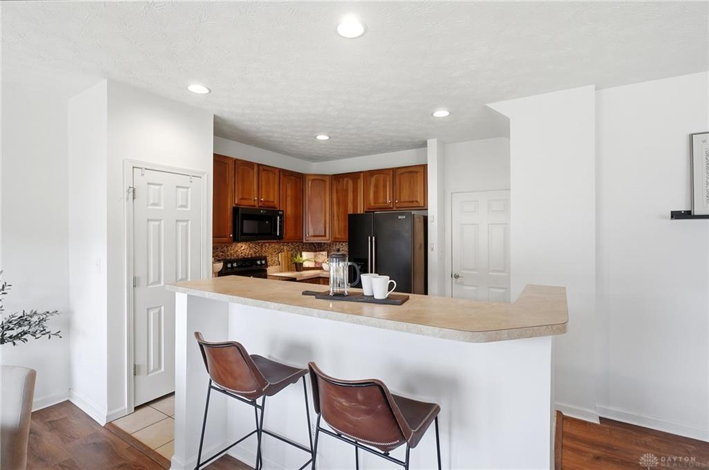 2825 Cardiff Property Photo 8
