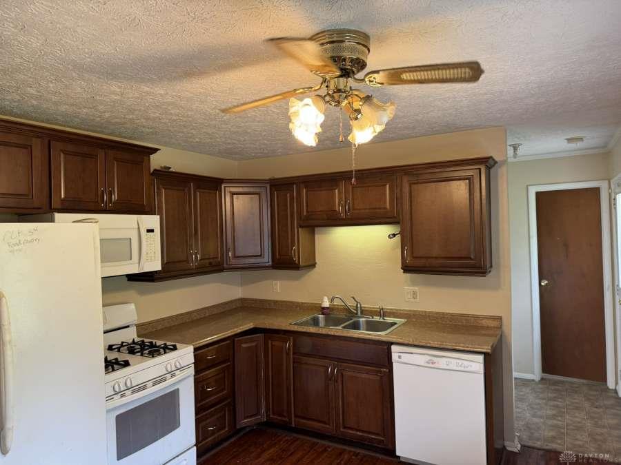 6673 Emerald Property Photo 6