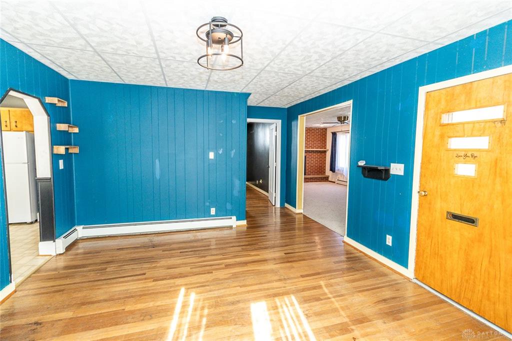 208 W George Property Photo 4