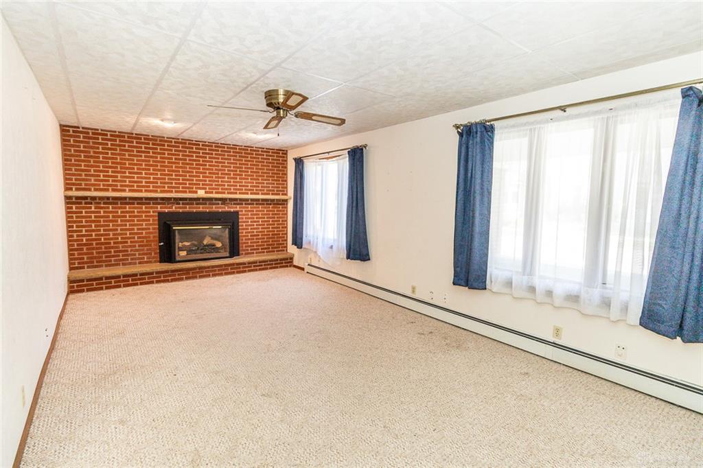 208 W George Property Photo 7