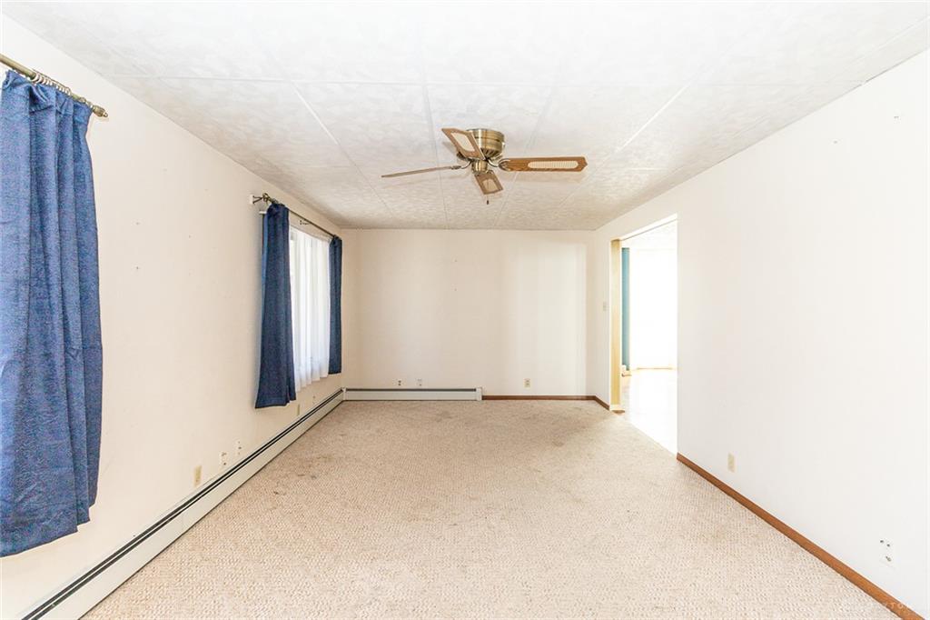 208 W George Property Photo 10