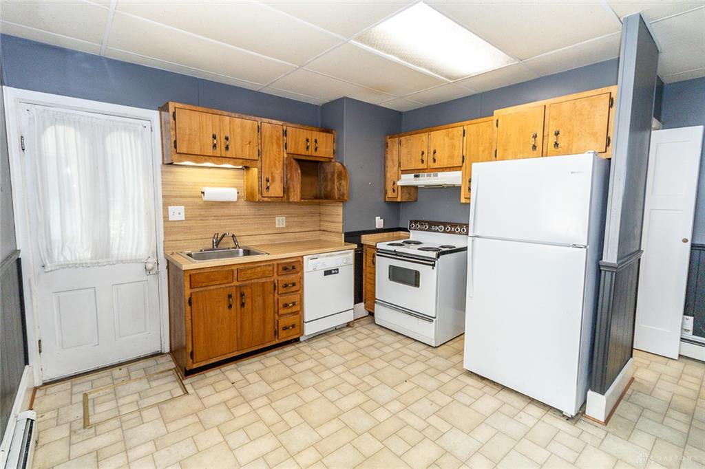 208 W George Property Photo 12