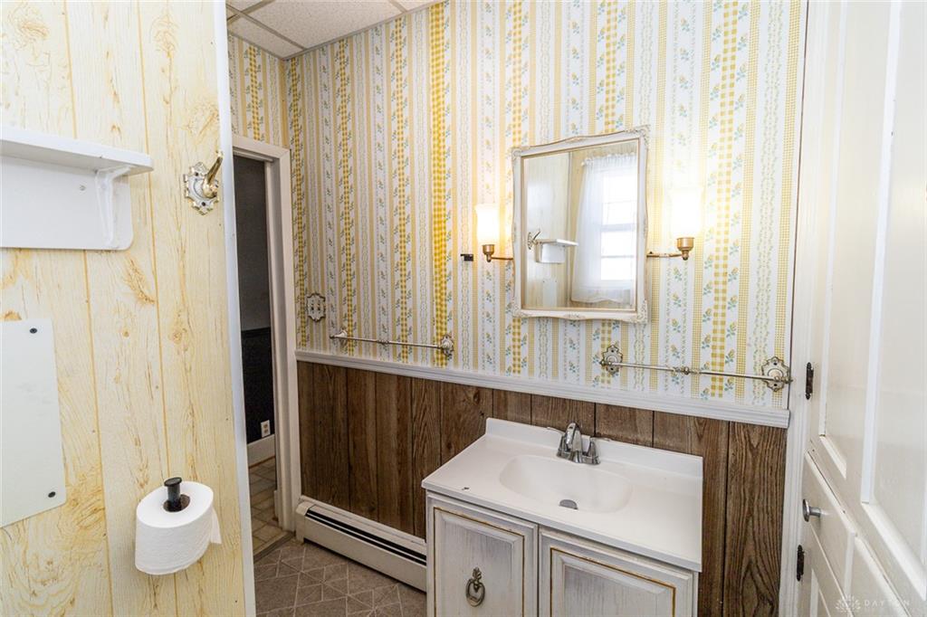 208 W George Property Photo 21
