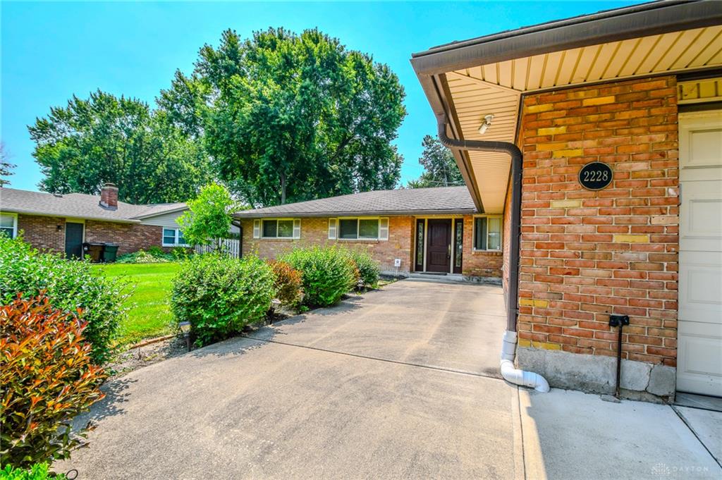2228 E Whipp Property Photo 2