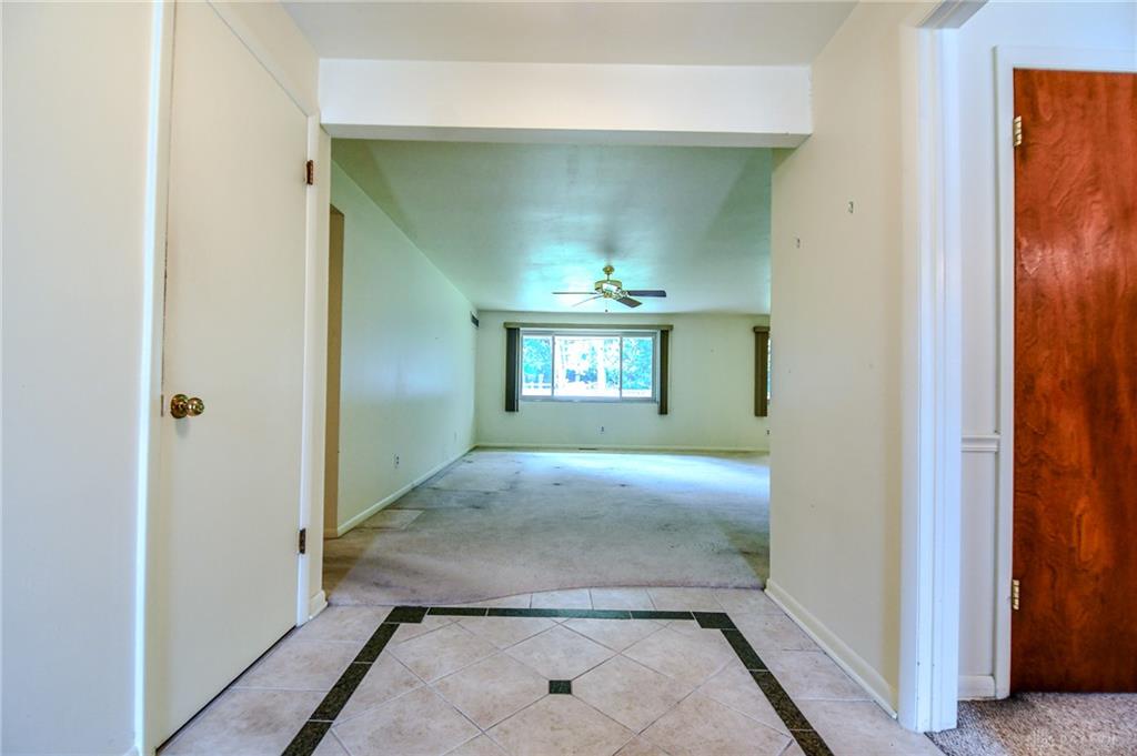 2228 E Whipp Property Photo 4