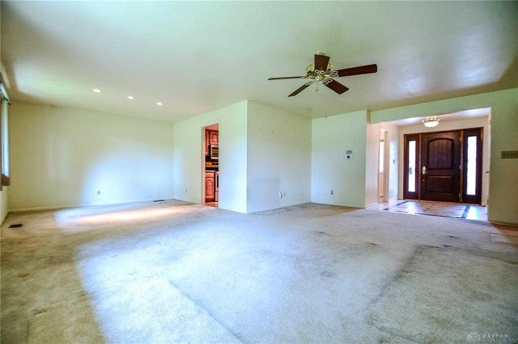 2228 E Whipp Property Photo 6