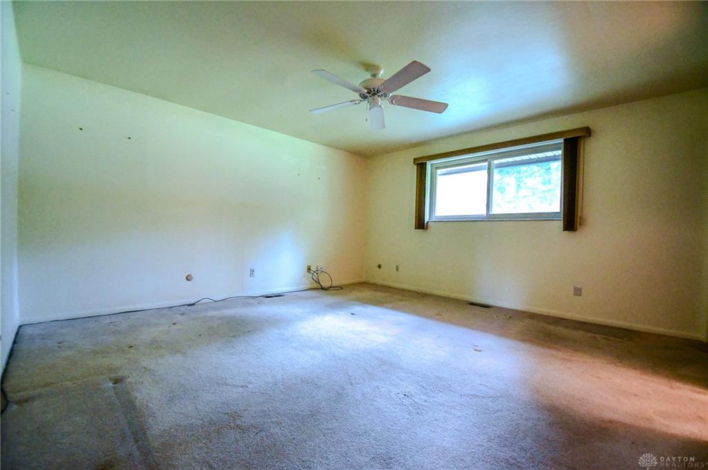 2228 E Whipp Property Photo 17
