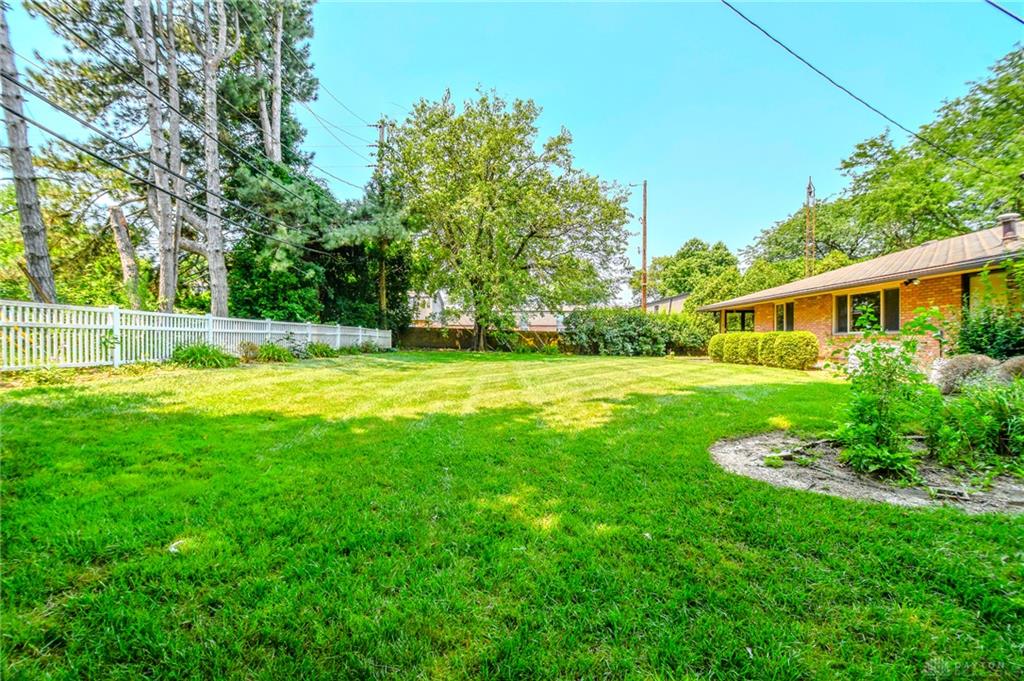 2228 E Whipp Property Photo 20