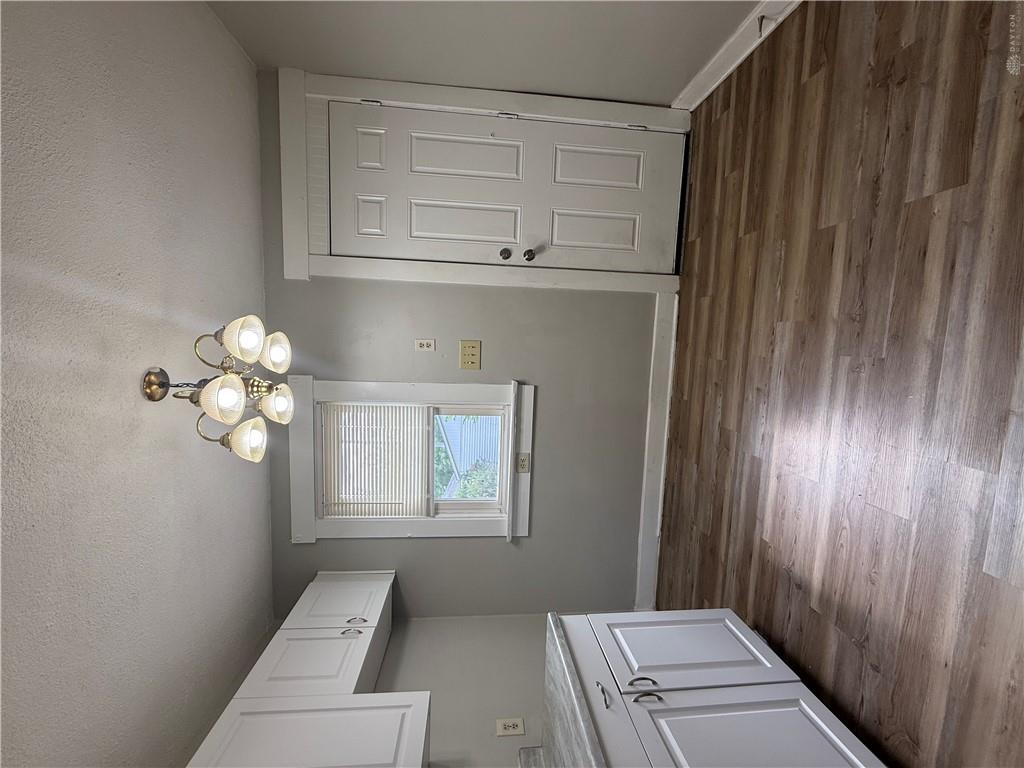 109 S Irwin Property Photo 6