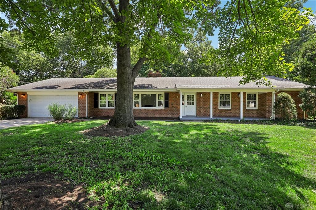 5560 Hugh Property Photo 2