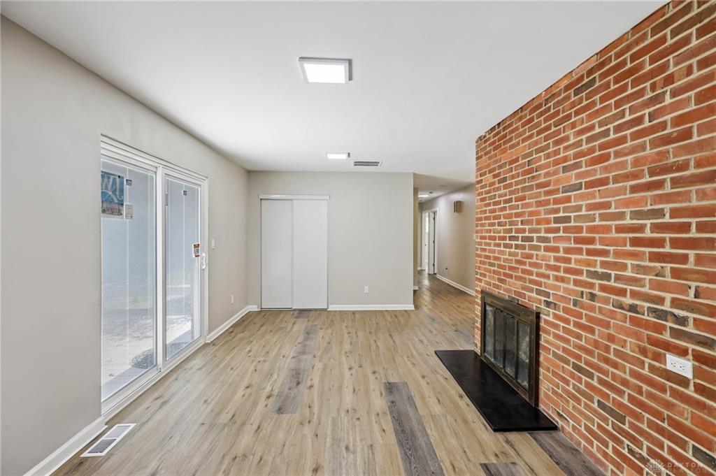 5560 Hugh Property Photo 3