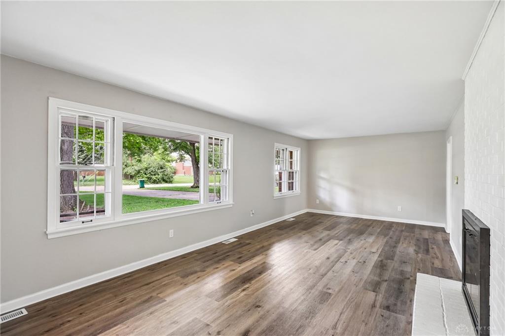 5560 Hugh Property Photo 7