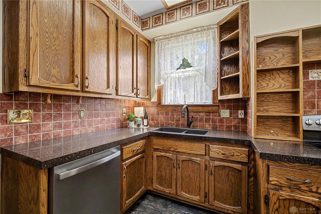 108 S 3rd Property Photo 24