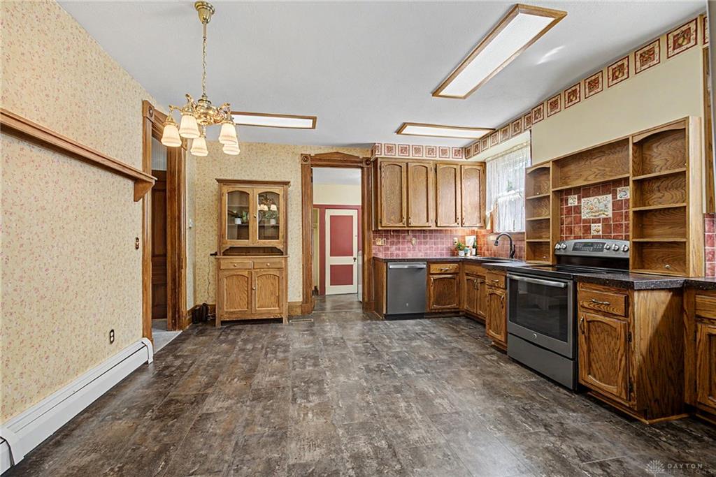 108 S 3rd Property Photo 25