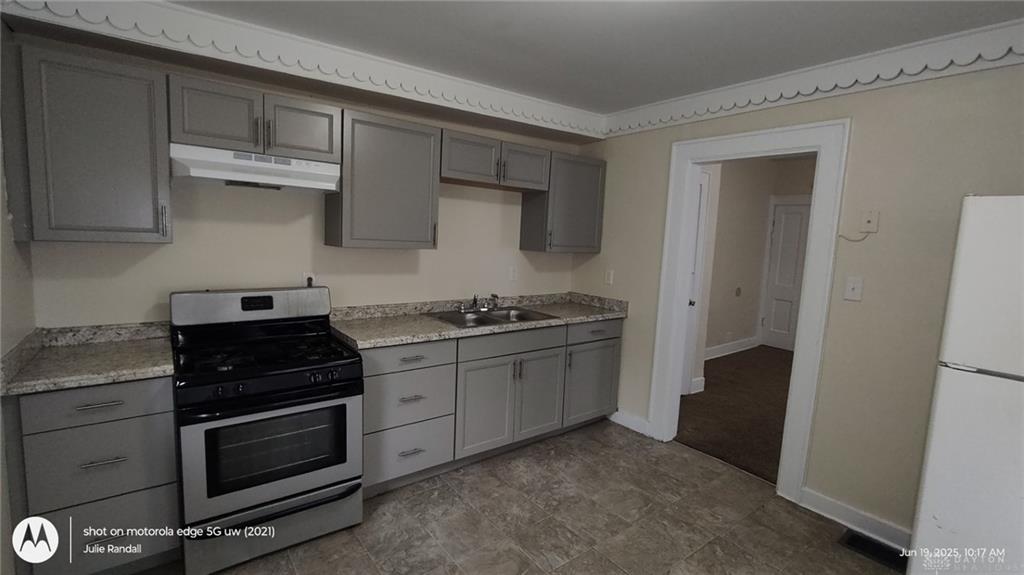 1131 W High Property Photo 8