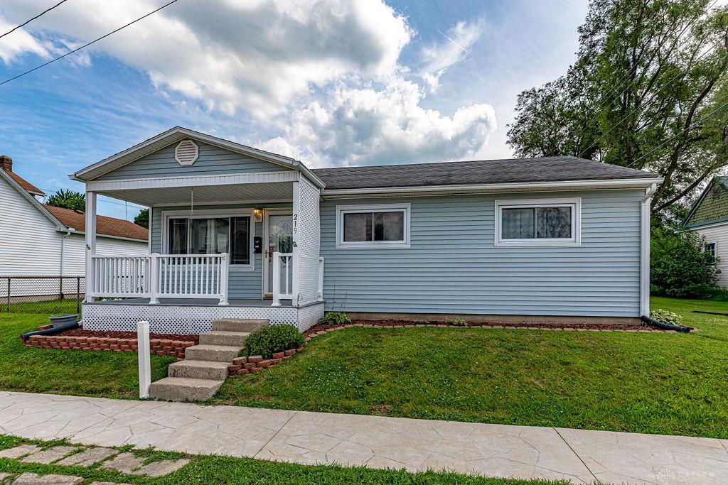 219 E Monfort Property Photo 3