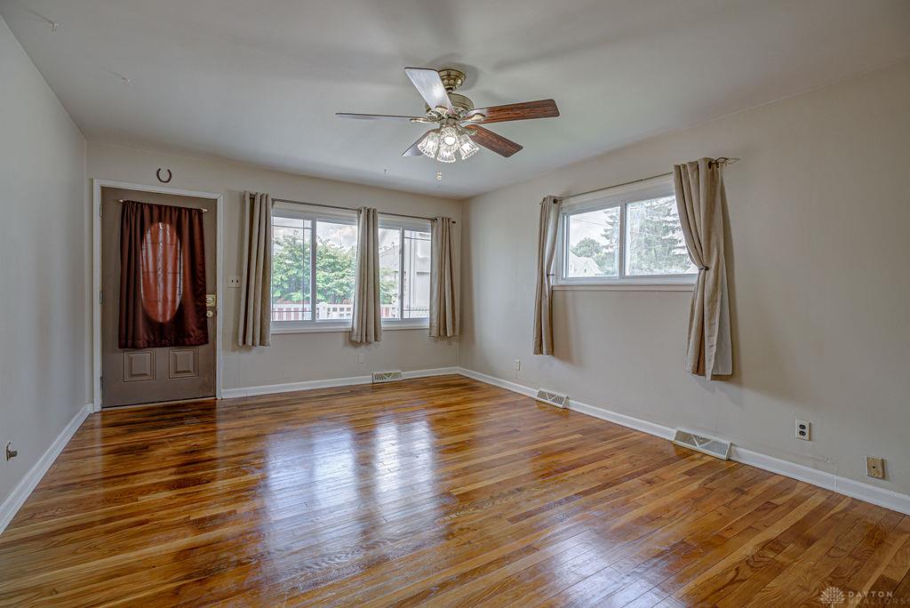 219 E Monfort Property Photo 4