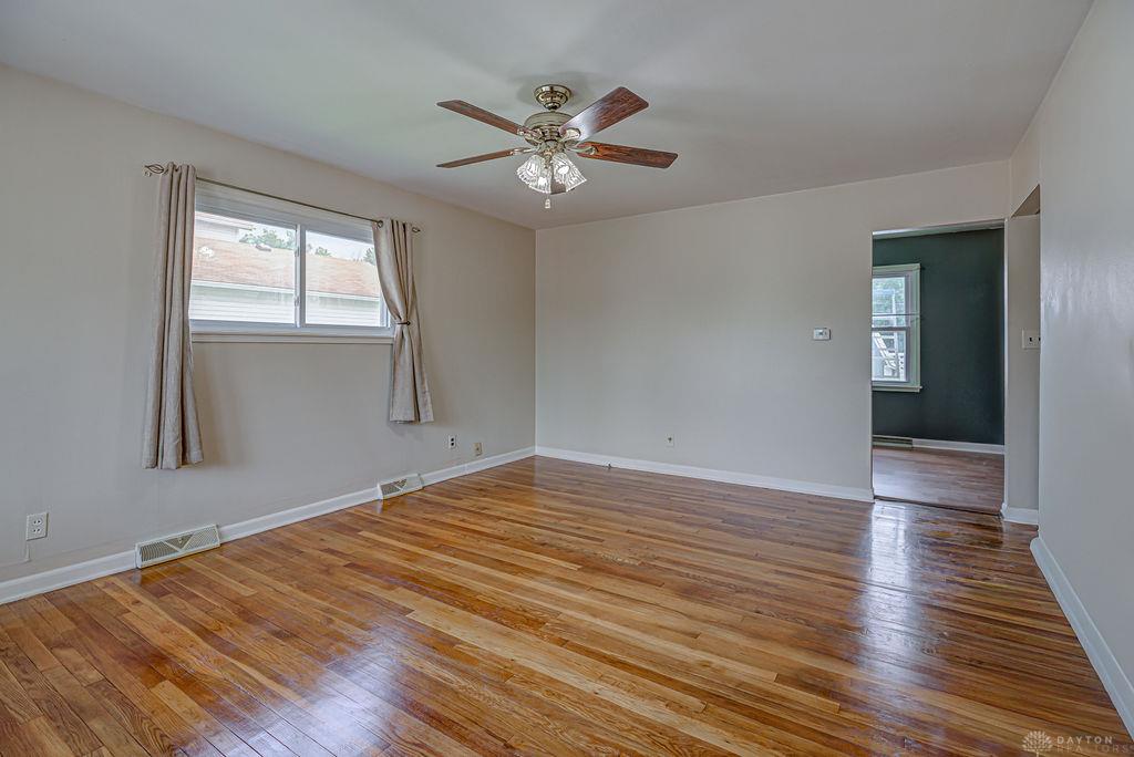 219 E Monfort Property Photo 7