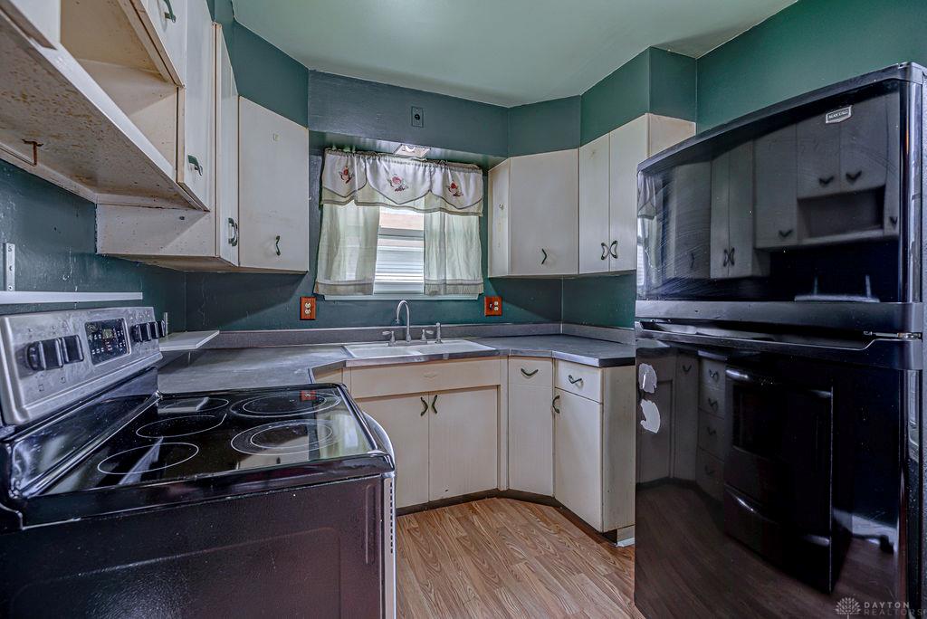 219 E Monfort Property Photo 8