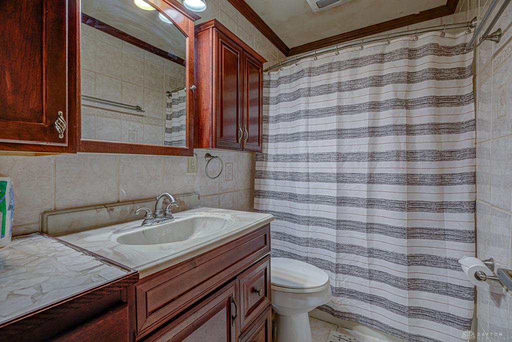 219 E Monfort Property Photo 18