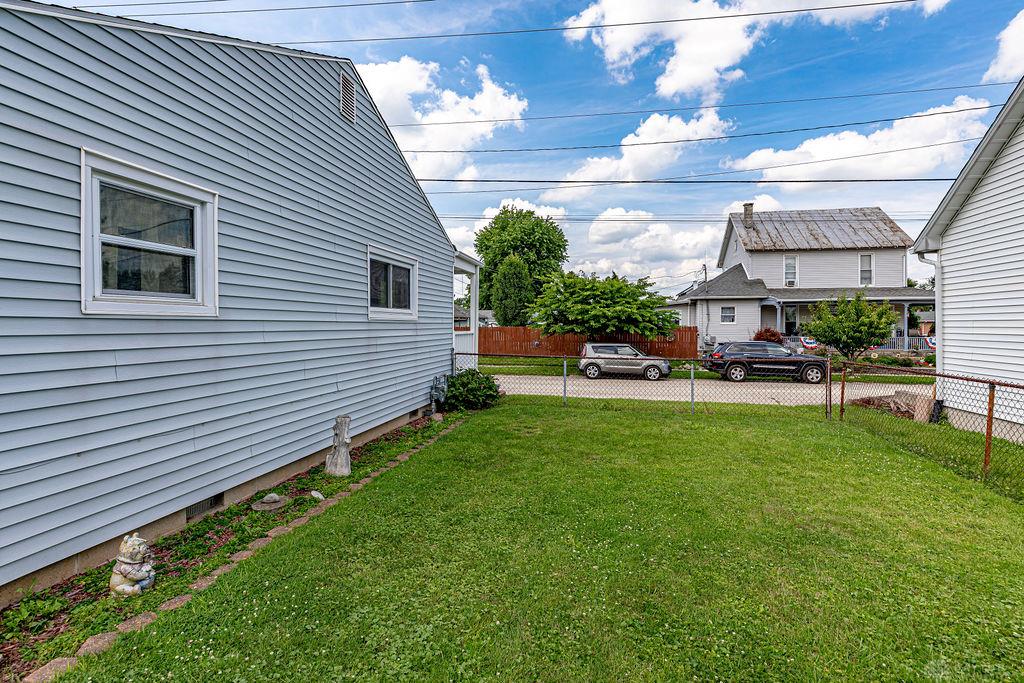 219 E Monfort Property Photo 21