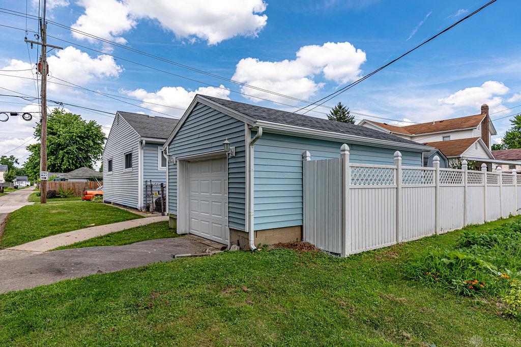 219 E Monfort Property Photo 22