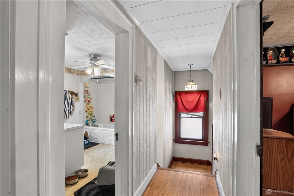 1225 Glenmore Property Photo 19