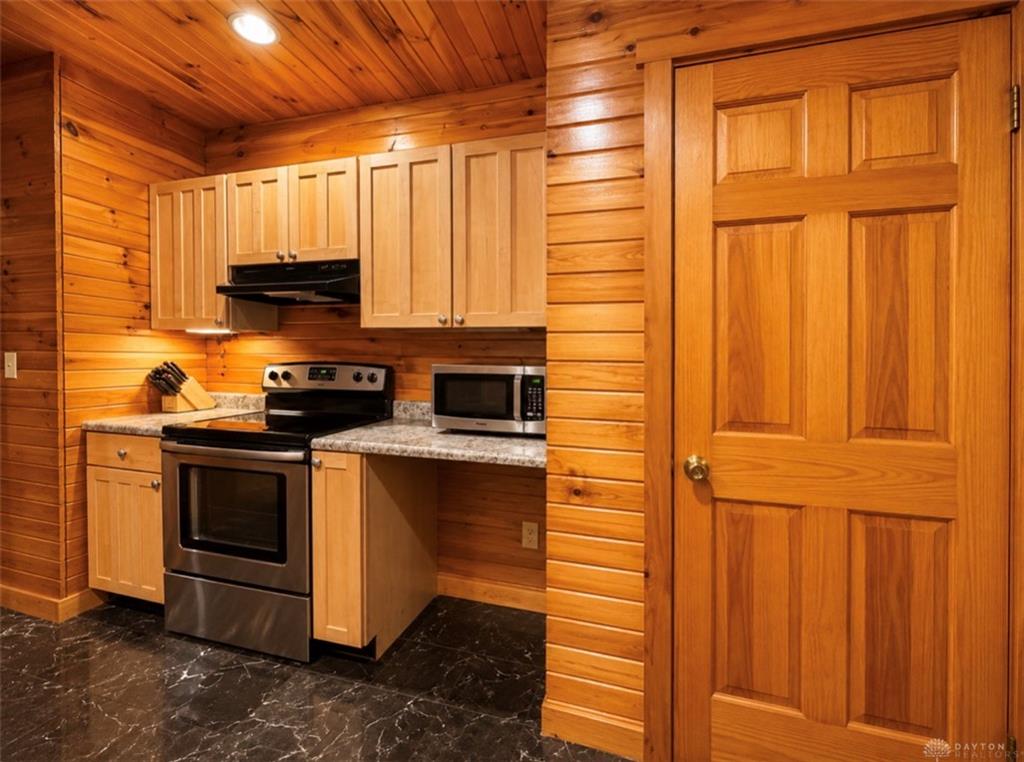 4558 Cherry Hill Property Photo 7