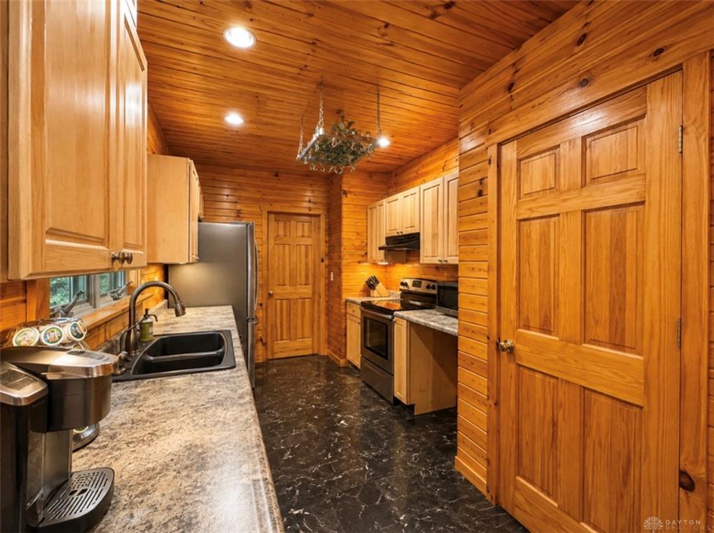 4558 Cherry Hill Property Photo 8