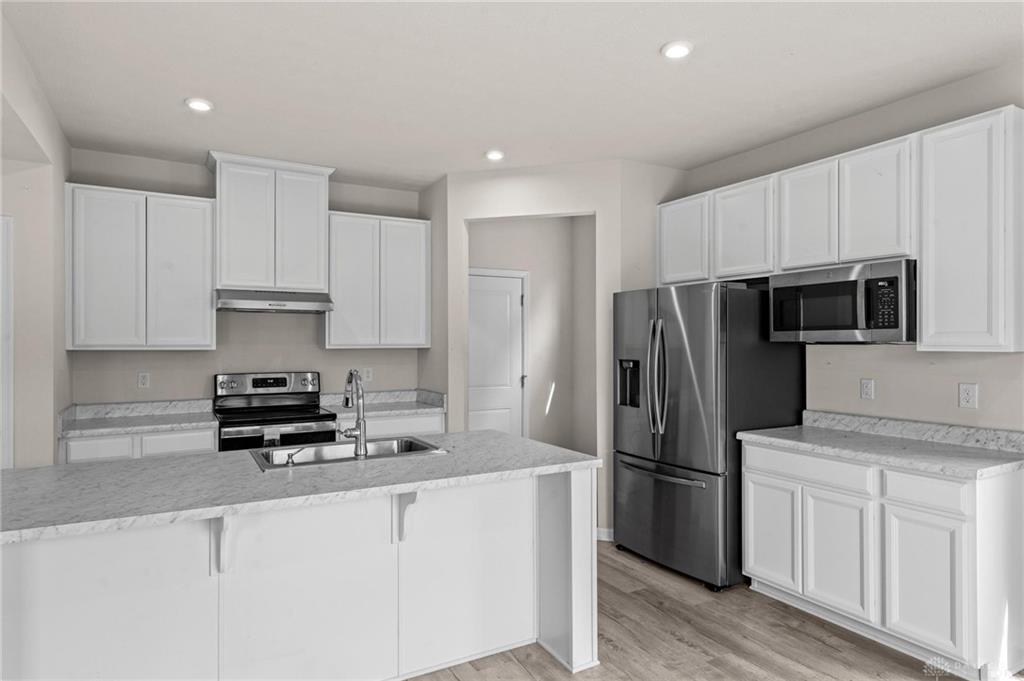 169 Cresting Property Photo 2
